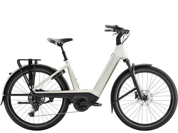 Trek Charter+ 4 R9 800 LS L Lunar Silver